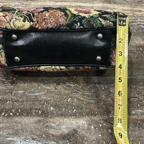 Patricia Nash Tapestry handbag in Like New Condition - Picture 4 of 9